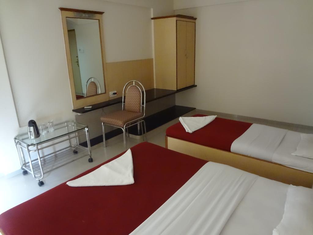 Hotel Ashwin Mumbai Exterior foto